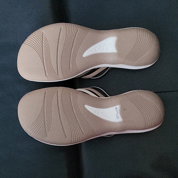 Clarks Womens Cloudsteppers Breeze Coral Flip-Flops - Picture 2 of 3